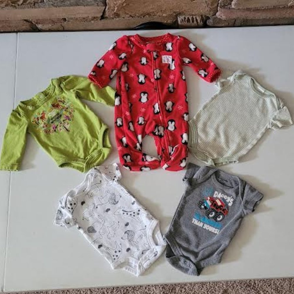 Bundle of newborn baby items -see description for more info